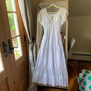 White poplin and lace maxi dress with ruched waist